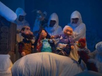 Снегурочка стала живой девочкой