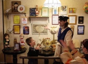 Актеры театра в музее театра